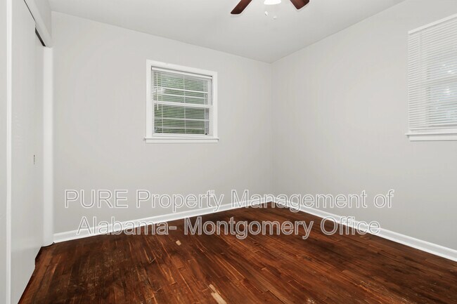 Building Photo - 4332 Sussex Dr