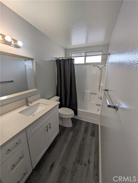 Building Photo - 527 E Colorado Blvd