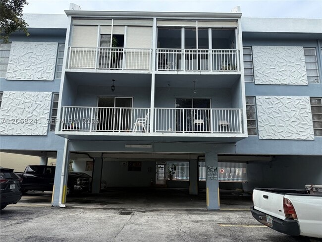 Building Photo - 1735 NE 164th St