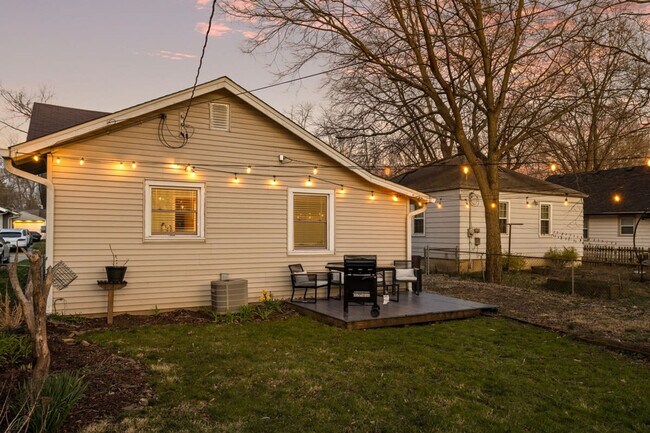 Building Photo - 5144 Primrose Ave