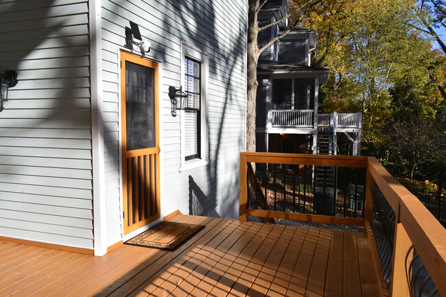 DECK - 146 Piedmont Ave