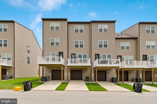 Building Photo - 289 Phoenix Dr