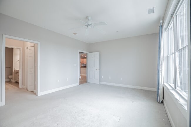 Building Photo - 5 Sally Sweets Way