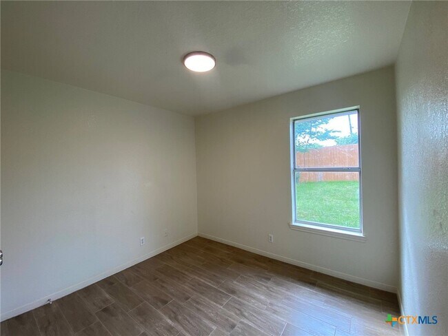 Building Photo - 2207 Wright Way