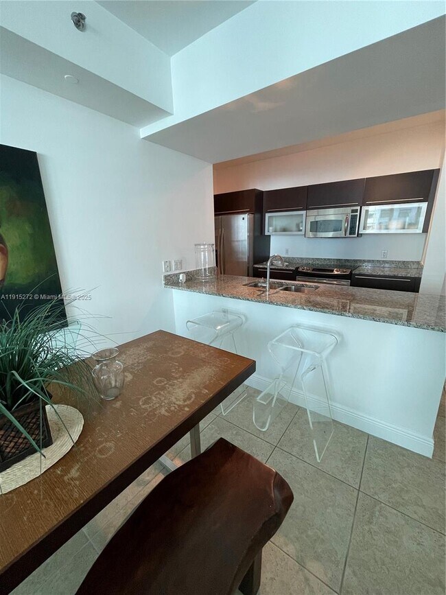 Building Photo - 951 Brickell Ave