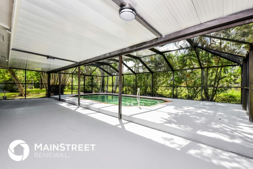 Building Photo - 2348 Ivy Ave