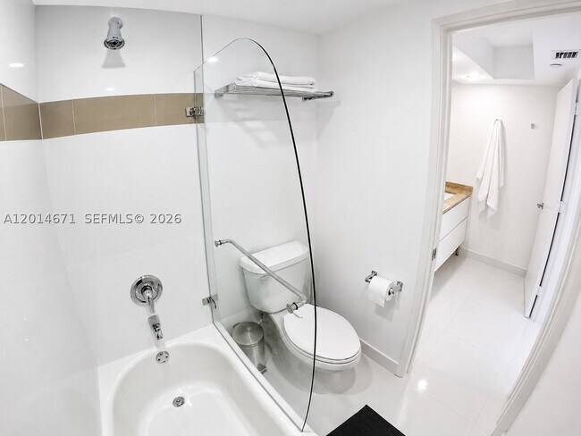 Building Photo - 6917 Collins Ave