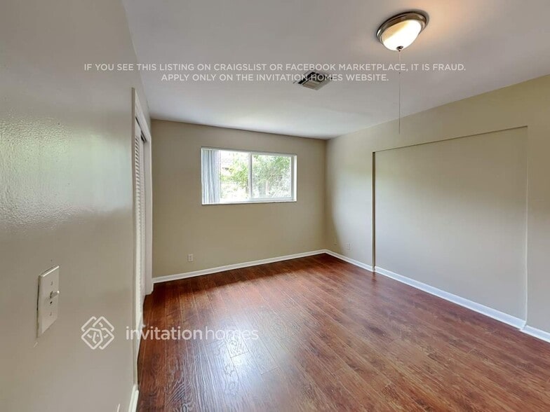 Building Photo - 2240 NE 62nd Ct