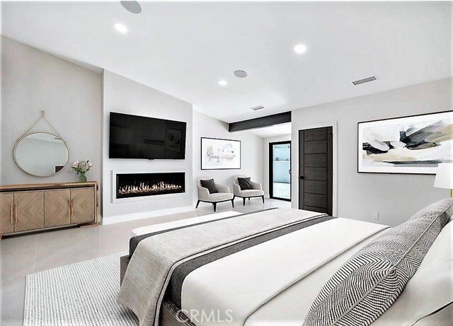 Building Photo - 10452 Le Conte Ave