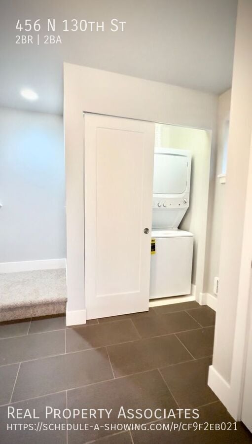 Building Photo - 456 N 130th St