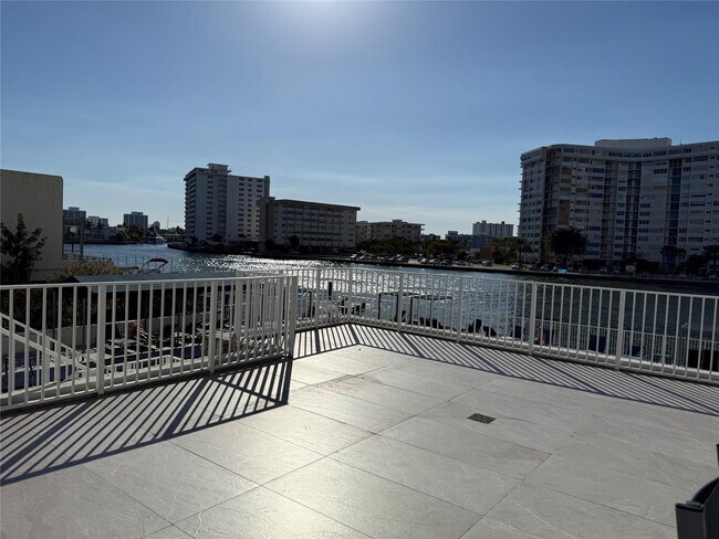 Building Photo - 1849 S Ocean Dr