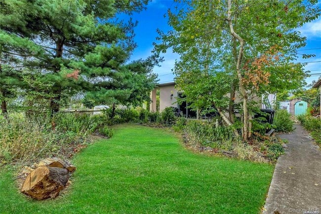 Building Photo - 34 Maple St