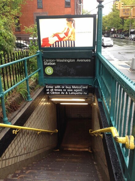 Clinton-Washington train station G train - 422 Clermont Ave
