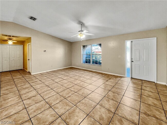 Building Photo - 208 SE 17th St