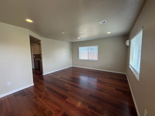 Building Photo - 1333 Terrace Dr