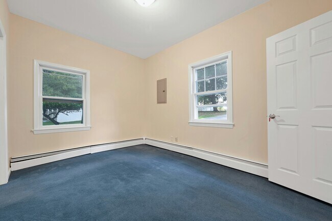 Building Photo - 288 S Van Dien Ave