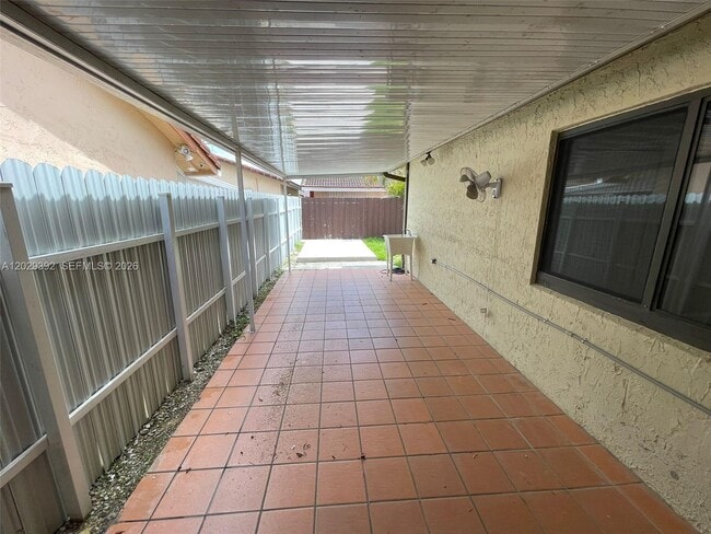 Building Photo - 1727 SW 136th Pl
