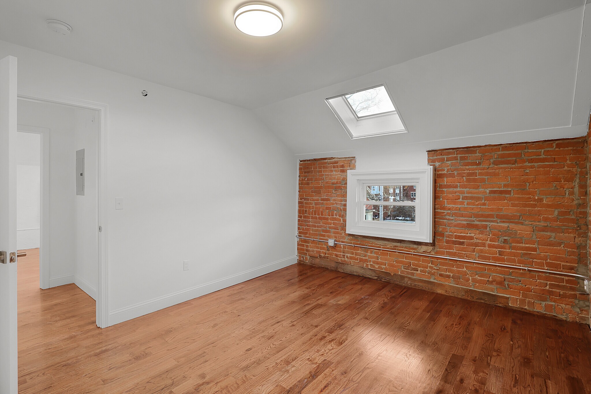 Building Photo - 57 Trumbull St