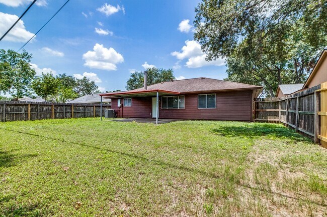 Building Photo - 7218 Ridgeberry Dr