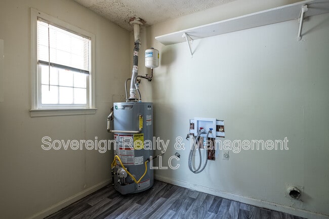 Building Photo - 355 Haymarket Ln