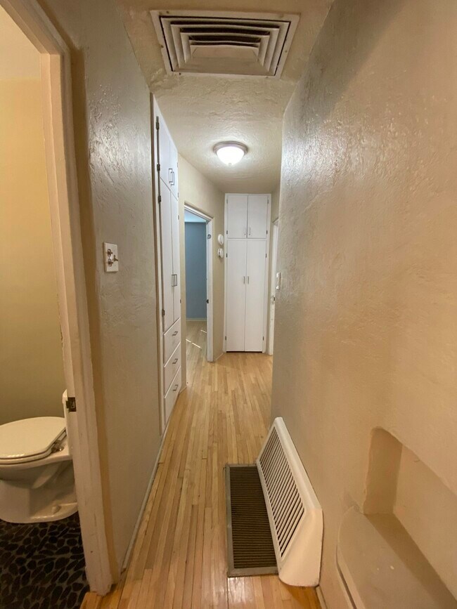 Building Photo - 4614 Idlewilde Ln SE