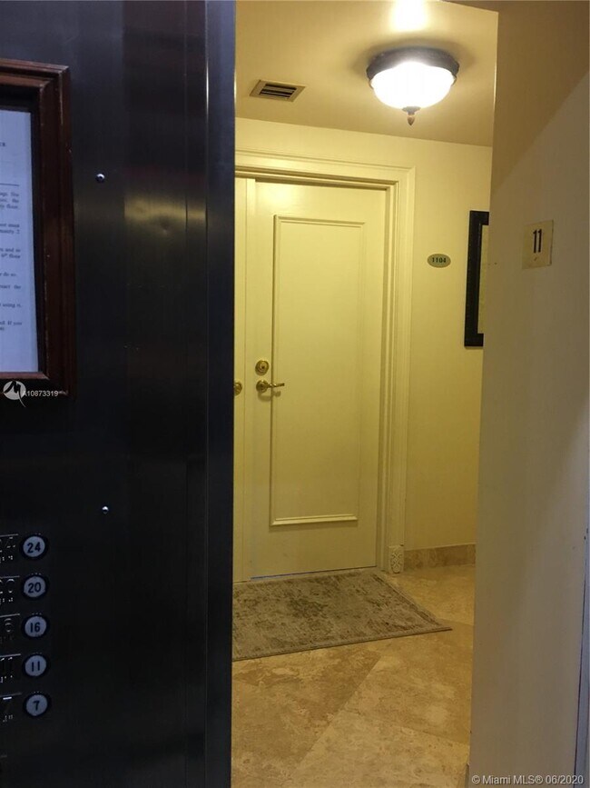 Building Photo - 100 S Birch Rd