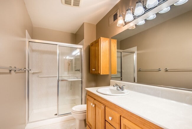 Building Photo - Spacious South Bay Home in Charming Neighb...