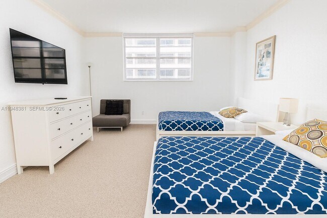 Building Photo - 4001 S Ocean Dr