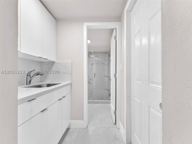 Building Photo - 10460 SW 43rd St