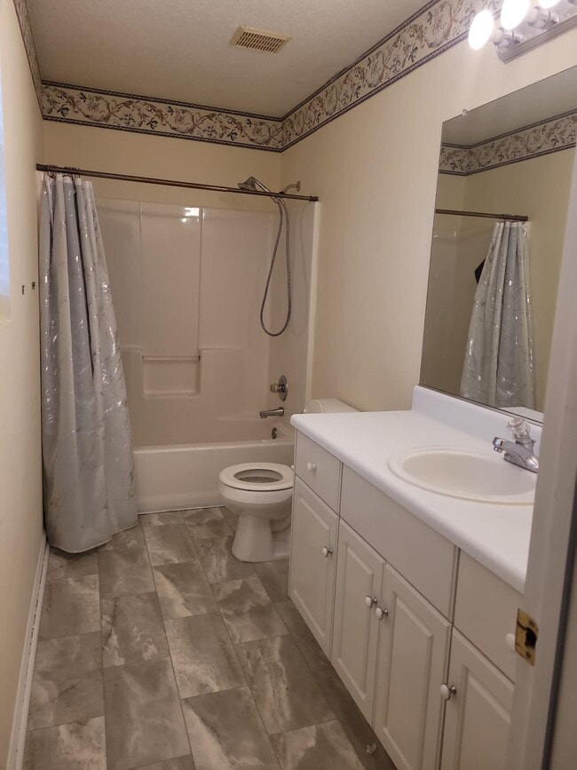 Building Photo - 1012 Cedarview Cir