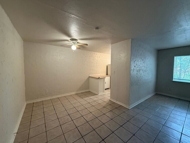 Building Photo - Historic Plaza District Apartment | Walkable Location & Classic Character
