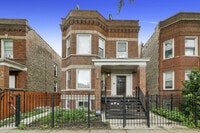 Building Photo - 538 N Hamlin Ave