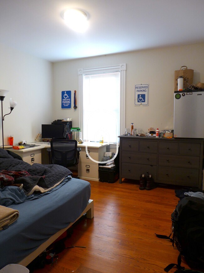 Building Photo - 45 Beech Glen St