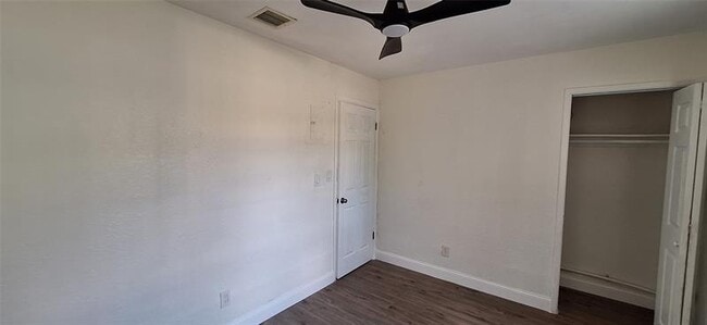 Building Photo - 1150 NW 23rd Ave
