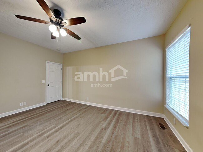 Building Photo - 2608 Welshcrest Dr