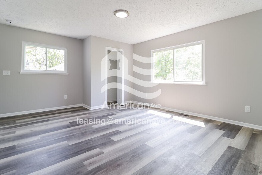 Building Photo - 465 Montana Ave