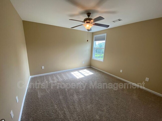Building Photo - 53 Barnwood Cir