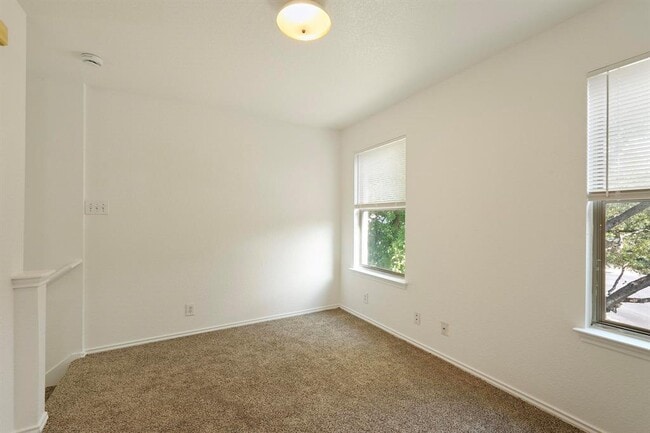 Building Photo - 200 Lexington