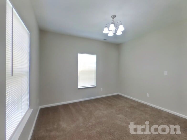 Building Photo - 2252 Silver Spoon Dr