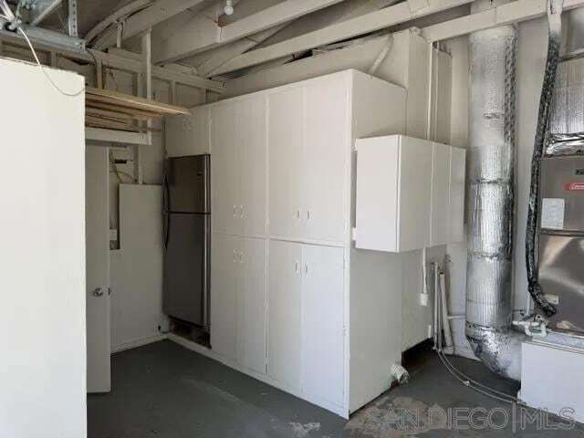 Building Photo - 15077 Adams Dr