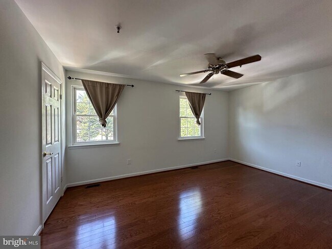Building Photo - 7607 Lee Landing Dr