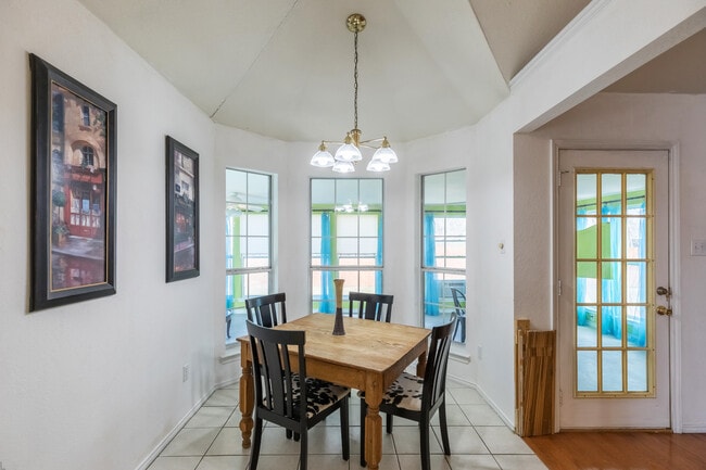 Building Photo - 5072 Big Sky Dr