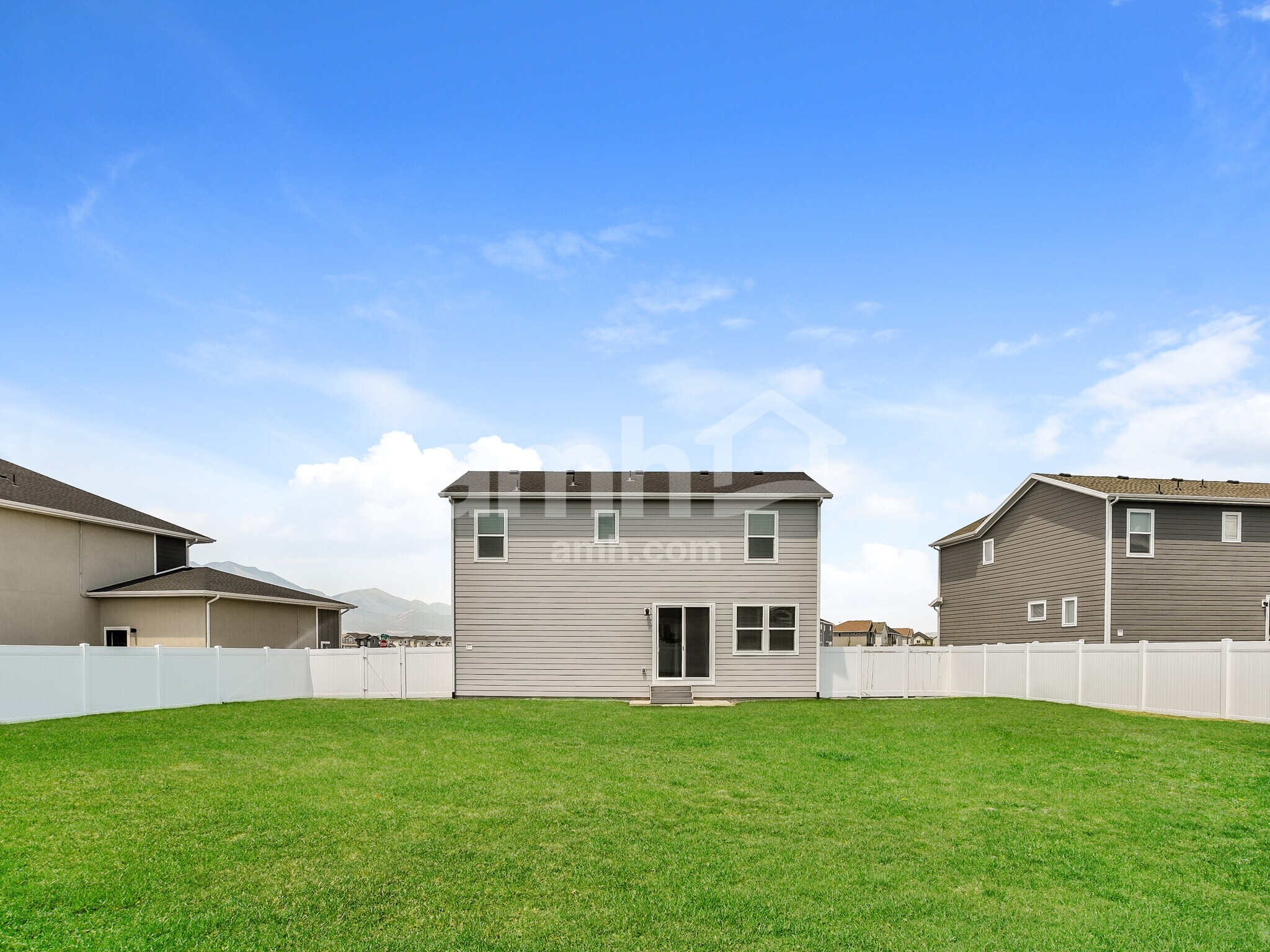 Building Photo - 1142 E Caitlyn St