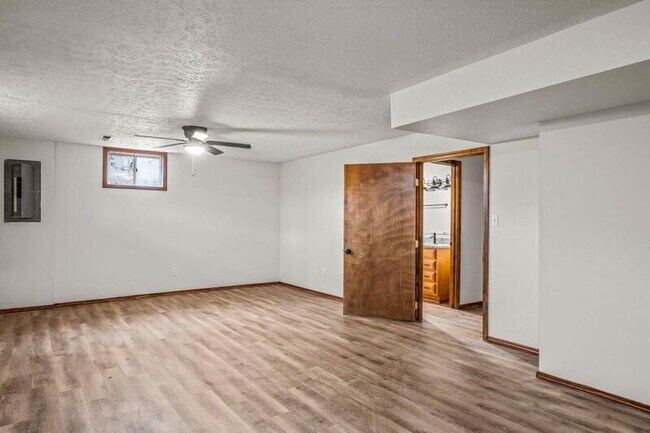 Building Photo - 2145 S Todd Ave