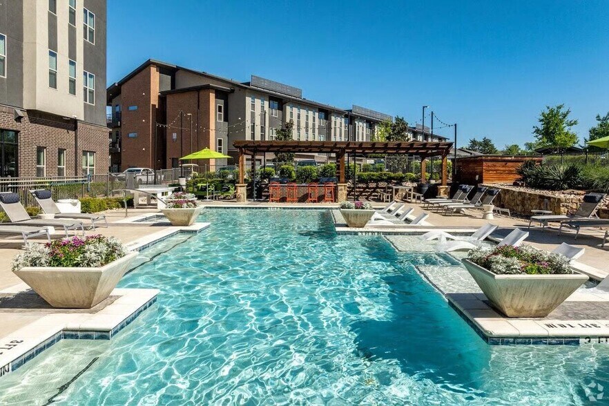 Building Photo - 6310 Naaman Forest Blvd