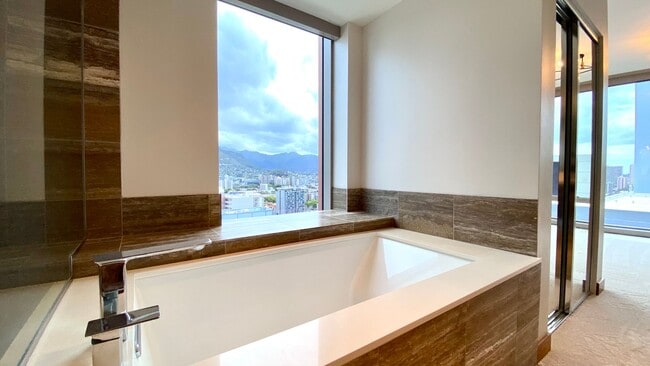 Building Photo - Lowest Priced 2-Bed Unit in ONE Ala Moana!!! PENTHOUSE 2 BED/2BATH with Ocean & Mountain Views!