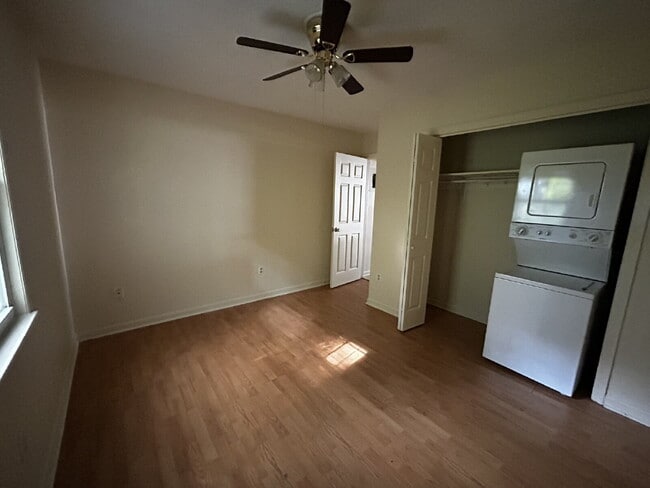 Building Photo - Apartment for Rent