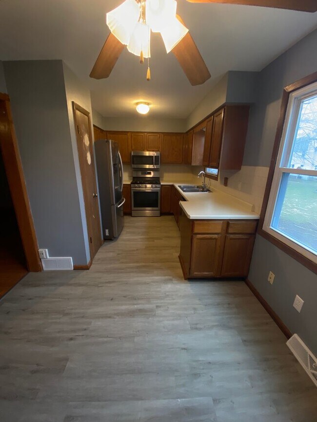 Primary Photo - 2 Bedroom Single Family