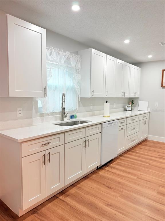 Building Photo - 2130 Redleaf Dr