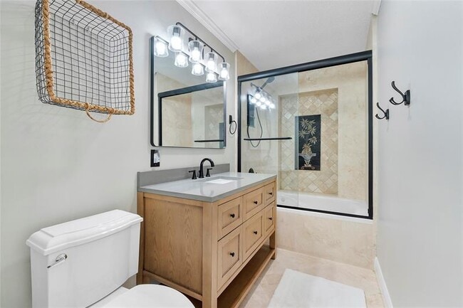 Building Photo - 2316 NE 20th St